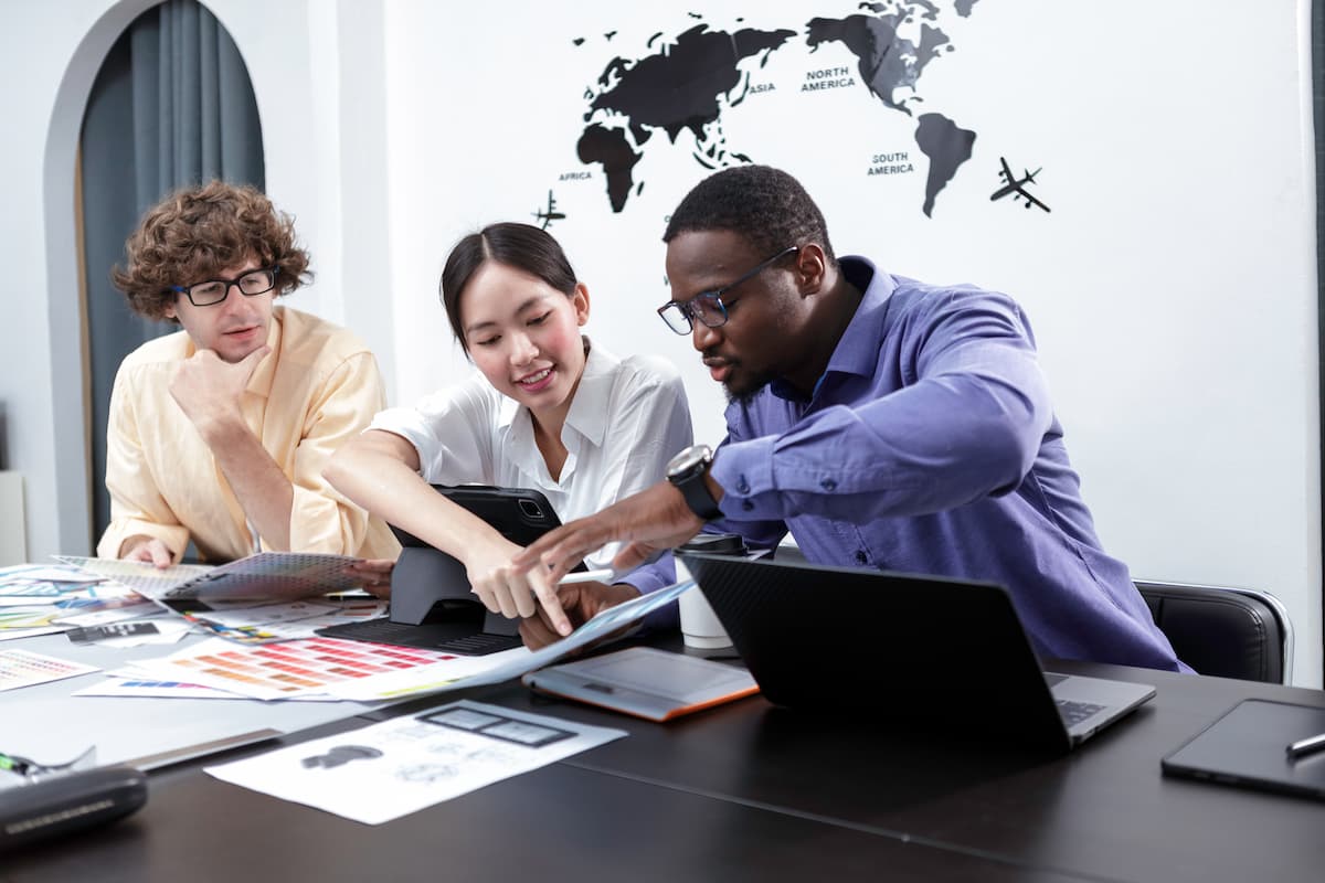 Le directeur général de l'OMC fait l'éloge de l'externalisation aux Philippines